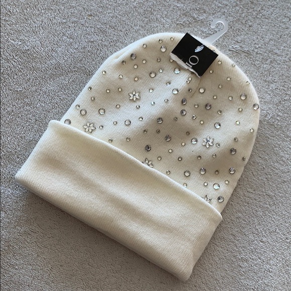 Cream or off white Studded Beanie - Picture 1 of 6